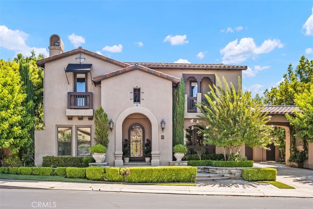 Luxury home at 2 Leatherwood Court in South Orange County